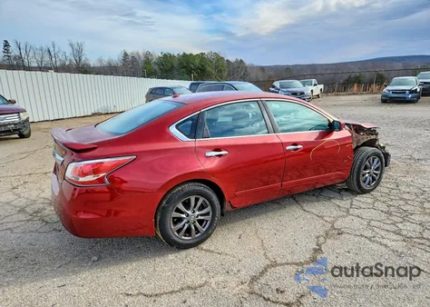 2015 Nissan Altima 2.5 из США, поврежденный, VIN 1N4AL3AP9FN917674